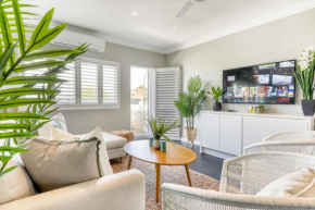 Backup-Powered Elegant Promenade Retreat